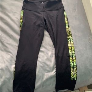 LULULEMON CROPPED LEGGINGS